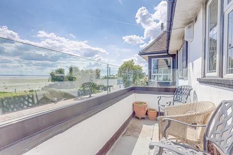 undefined, Grand Parade, Leigh-on-sea, SS9