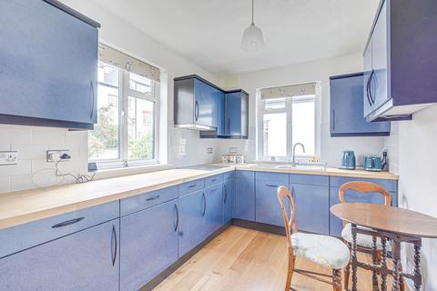 undefined, Grand Parade, Leigh-on-sea, SS9