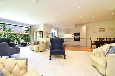 2 bedroom flat for sale, Bickley Park Road,  Bromley, BR1