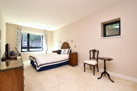 Flat 1, Red Tree Apartments Bickley Park Road, Bromley, BR1 2BE