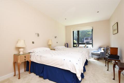 Flat 1, Red Tree Apartments Bickley Park Road, Bromley, BR1 2BE