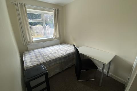 4 bedroom terraced house to rent, Gerard Avenue, Coventry CV4