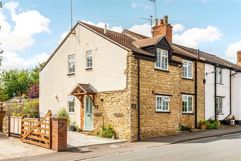 4 bedroom cottage for sale, High Street, Roade, Northamptonshire, NN7