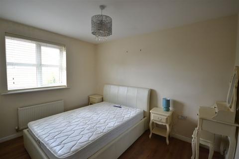 2 bedroom mews to rent, Bellway Close, Kettering NN16