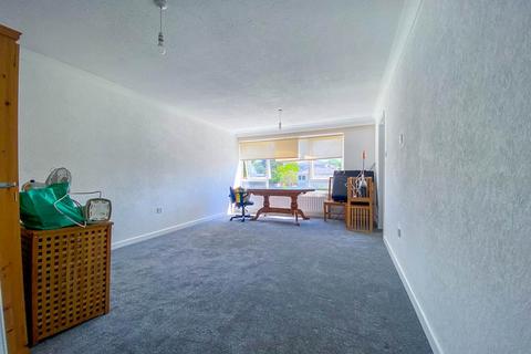 2 bedroom apartment to rent, Saulfland Place , Highcliffe, Dorset