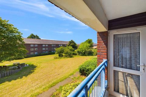 3 bedroom flat for sale, Mountbatten Court Ingram Crescent East, Hove, BN3 5LB