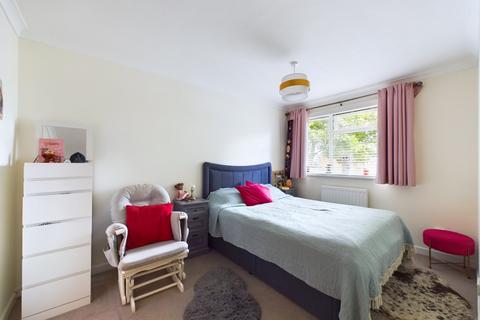 30 Estover Way, Chinnor, OX39 4TF