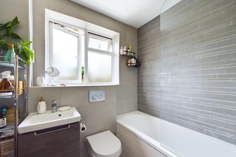 30 Estover Way, Chinnor, OX39 4TF