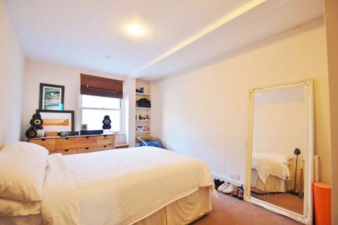 2 bedroom flat to rent, Northcote Road, Clapham Junction, London