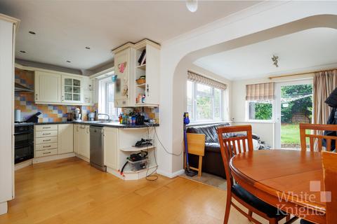 3 bedroom semi-detached house for sale, Shackleton Way, Reading RG5