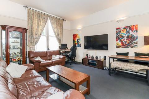 1 bedroom flat for sale, Elizabeth House, Anglian Close, Watford, WD24