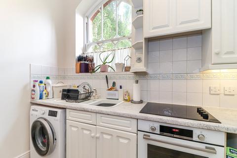 1 bedroom flat for sale, Elizabeth House, Anglian Close, Watford, WD24