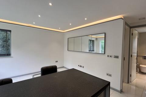 1 bedroom flat for sale, Park Close, London, N12