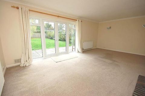 4 bedroom detached house to rent, Tennyson Road, Hutton, CM13