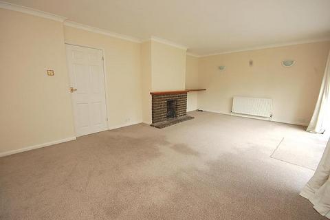 4 bedroom detached house to rent, Tennyson Road, Hutton, CM13