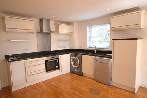 2 bedroom flat to rent, Wellingborough Rd, Finedon NN9
