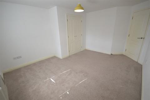 2 bedroom flat to rent, Wellingborough Rd, Finedon NN9