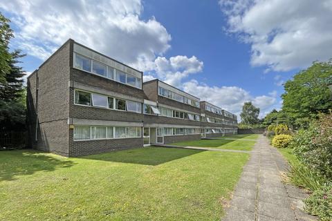 2 bedroom flat for sale, Chessington Road, Ewell Village, Surrey, KT17