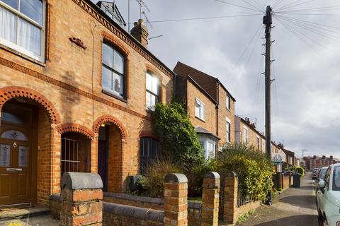 3 bedroom terraced house to rent, Centre Street, Banbury OX16