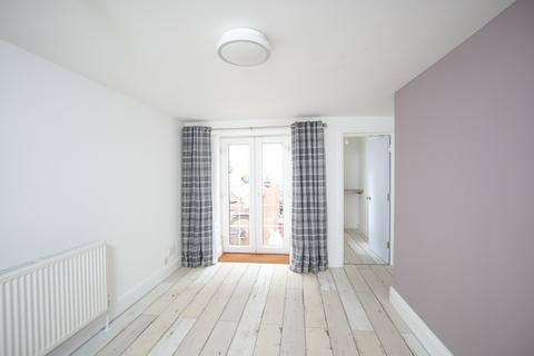 2 bedroom flat to rent, Stokes Croft, Bristol BS6