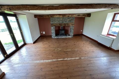 4 bedroom detached house to rent, Maes Y Meibion Court, Manordeilo, Llandeilo