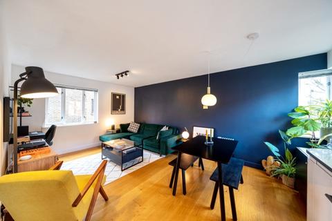 2 bedroom apartment to rent, Hillbury Road Balham SW17