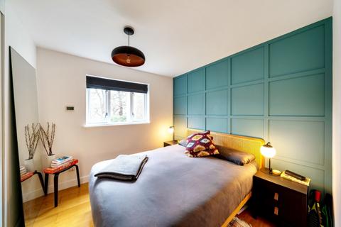 2 bedroom apartment to rent, Hillbury Road Balham SW17