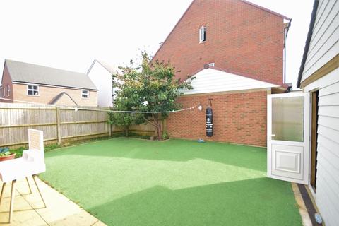 4 bedroom detached house to rent, Lake Drive Hythe CT21