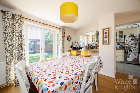 3 bedroom semi-detached house for sale, Embrook Way, Reading RG31
