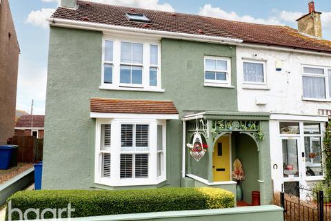 4 bedroom semi-detached house for sale, Seaside Avenue, Minster on sea