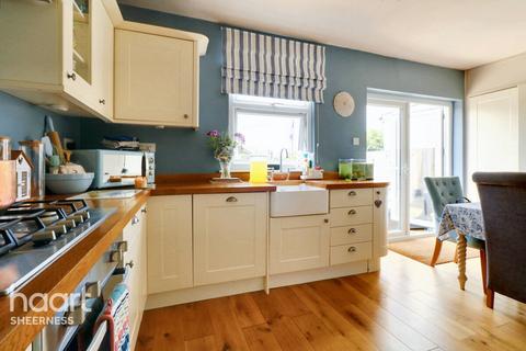 4 bedroom semi-detached house for sale, Seaside Avenue, Minster on sea