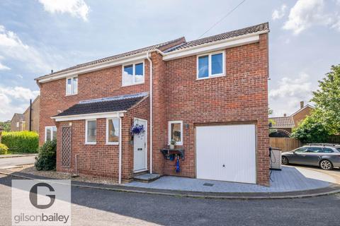 19 Ropes Walk, Blofield, Norwich, NR13 4JB
