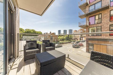 2 bedroom apartment to rent, New Century House, London E16