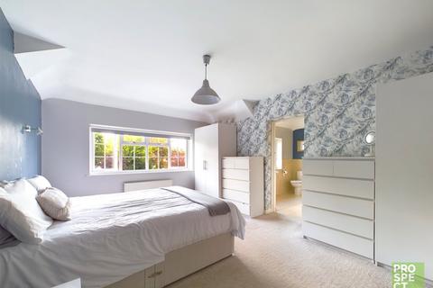 5 bedroom detached house to rent, London Road, Wokingham, Berkshire, RG40