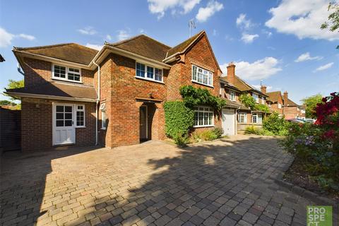 5 bedroom detached house to rent, London Road, Wokingham, Berkshire, RG40