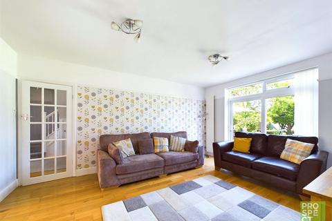 5 bedroom detached house to rent, London Road, Wokingham, Berkshire, RG40