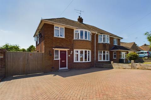 3 bedroom semi-detached house for sale, Compton Avenue, Reading, Reading, RG31