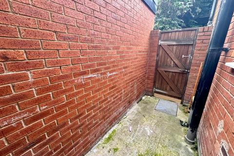 2 bedroom terraced house to rent, Methuen Street, Liverpool L15