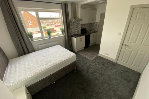 Studio to rent, Southfields Drive, PETERBOROUGH PE2