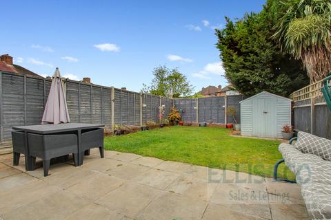 3 bedroom semi-detached house to rent, Oakwood Crescent, Greenford, UB6