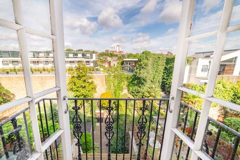 3 bedroom terraced house to rent, Hartland Road, London NW1