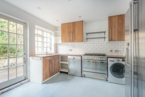 3 bedroom terraced house to rent, Hartland Road, London NW1