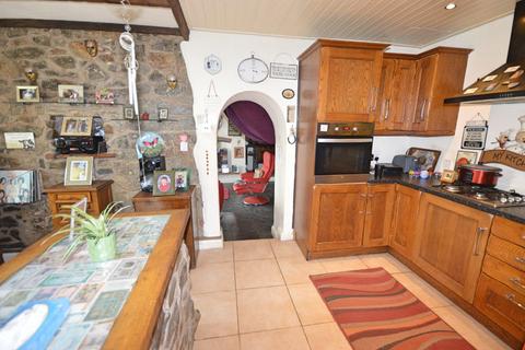 3 bedroom end of terrace house for sale, Milford Cottages, Milford Road, Newtown, Powys, SY16