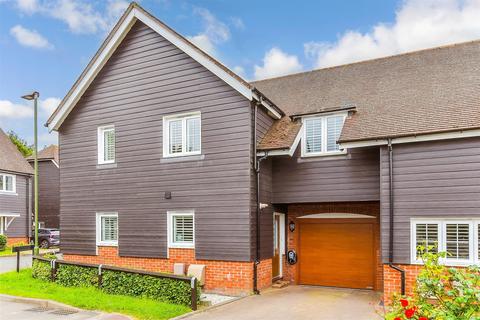 9 Brook Meadows, Hambrook, Chichester, PO18 8FA