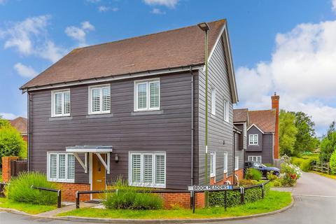 3 bedroom semi-detached house for sale, Brook Meadows, Hambrook, Chichester, West Sussex