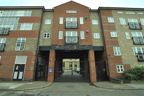 6 bedroom flat share to rent, Alphabet Square, London E3