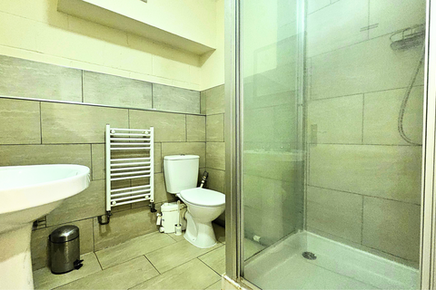 6 bedroom flat share to rent, Alphabet Square, London E3