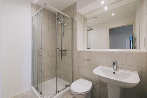 2 bedroom flat to rent, The Landmark, Salford, Manchester