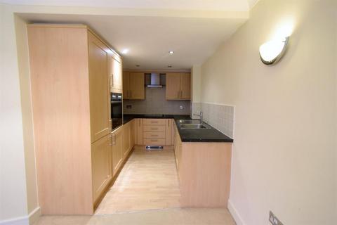 2 bedroom flat to rent, Thwaite Street, Cottingham, HU16