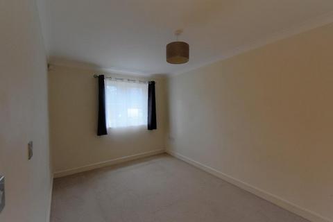 2 bedroom flat to rent, Thwaite Street, Cottingham, HU16